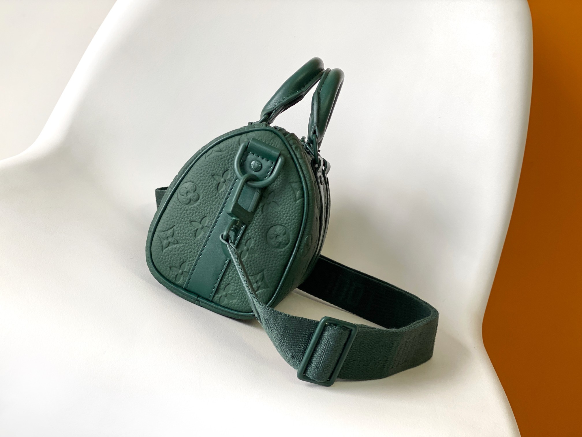 [TOP] Louis Vuitton LV  Monogram Taurillon Leather Keepall Bandoulière 25 Handbag 25 x 15 x 11cm - Green