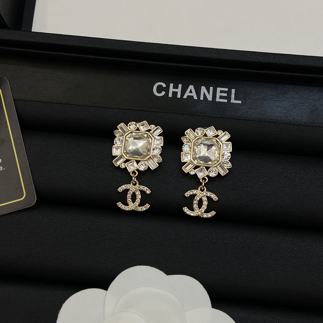 [TOP] CHANEL CC Heart Earrings