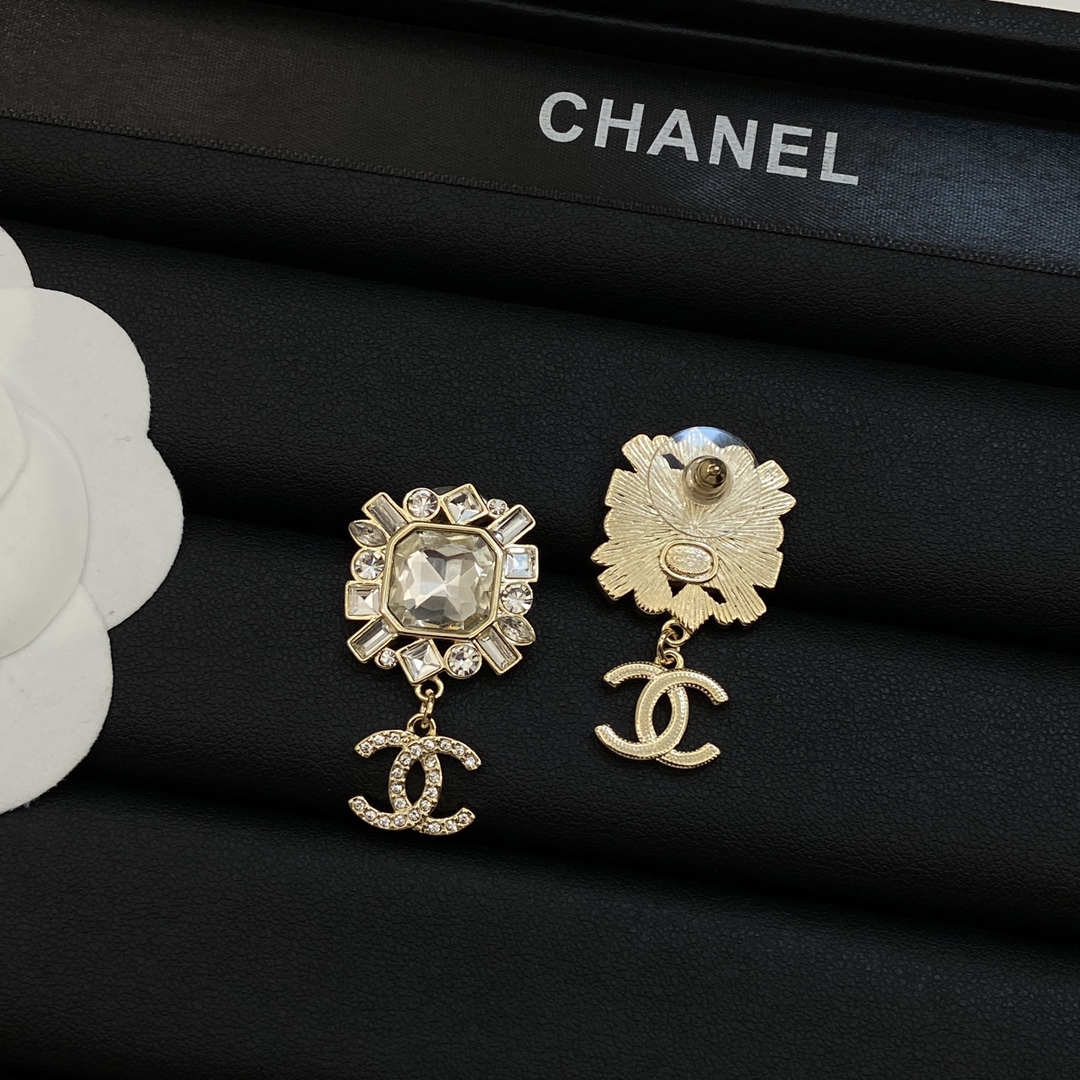 [TOP] CHANEL CC Heart Earrings