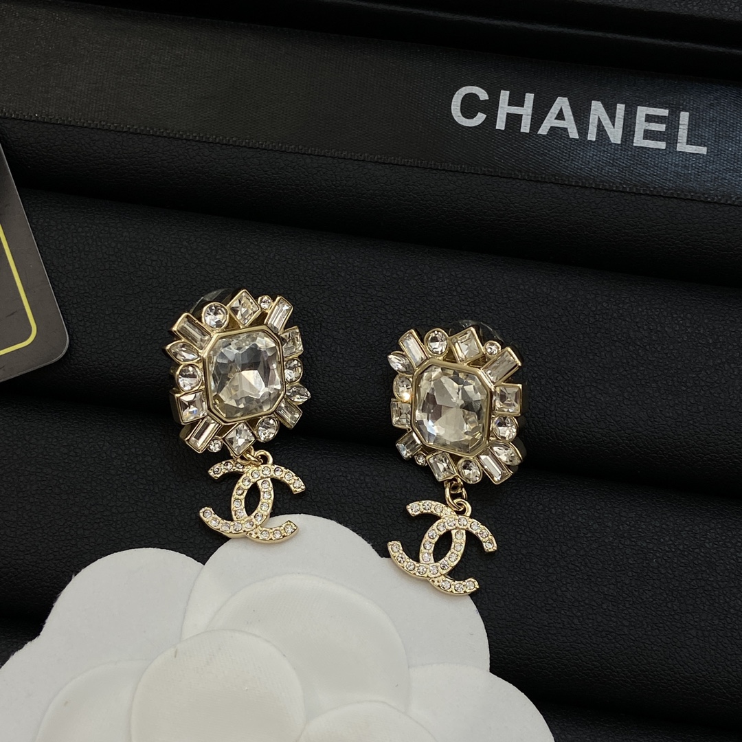 [TOP] CHANEL CC Heart Earrings
