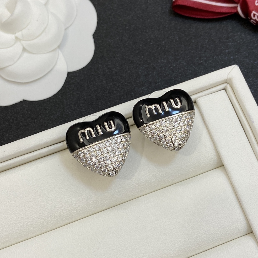 [TOP] Miu Miu Heart Earring-2 Colors