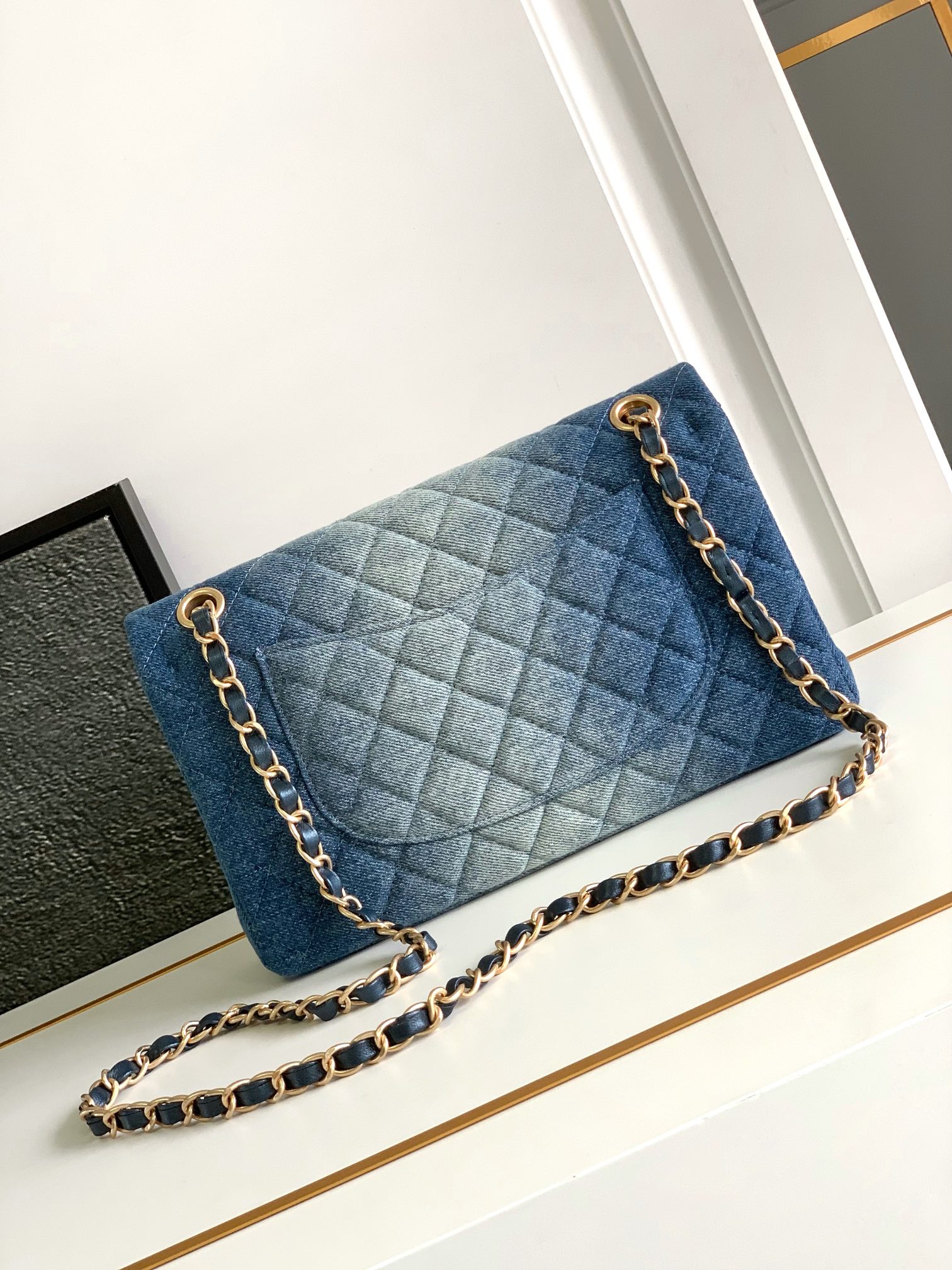 [TOP] CHANEL Flap Bag 25cm - Denim