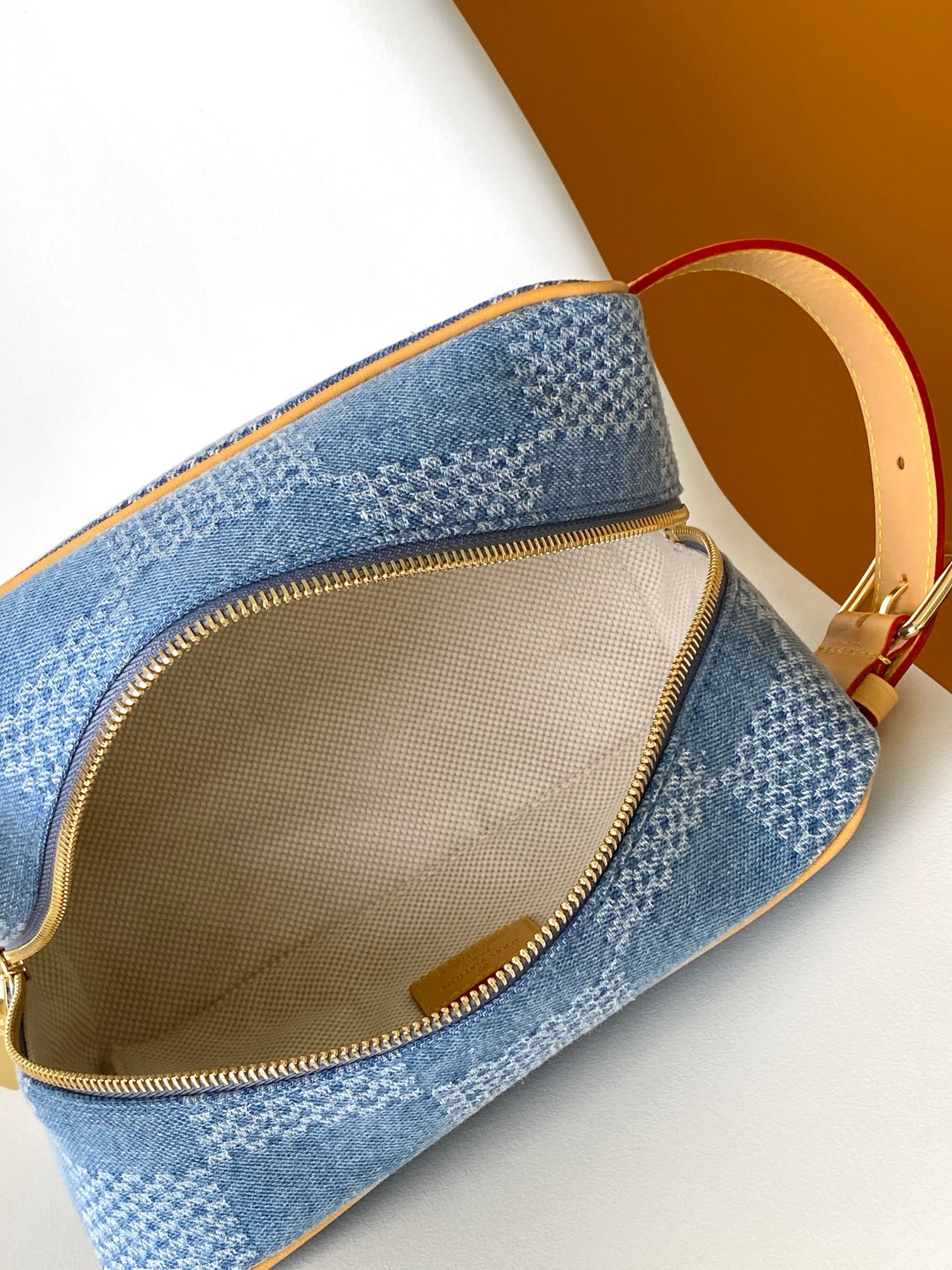 [TOP] Louis Vuitton LV Locker Dopp Kit Monogram Bag 23x13x12cm - Blue