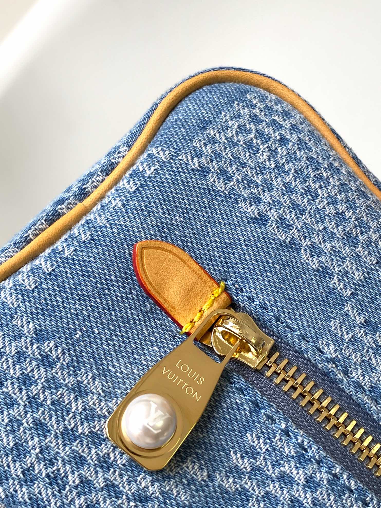 [TOP] Louis Vuitton LV Locker Dopp Kit Monogram Bag 23x13x12cm - Blue