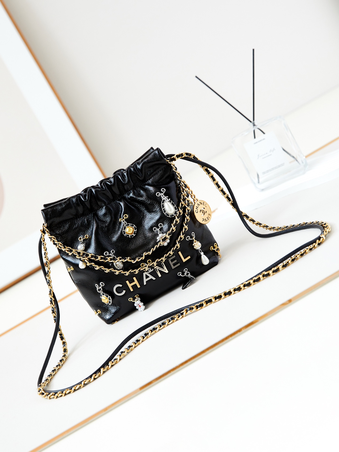 [TOP] CHANEL 22 Bag Mini 19x20x6cm - Black