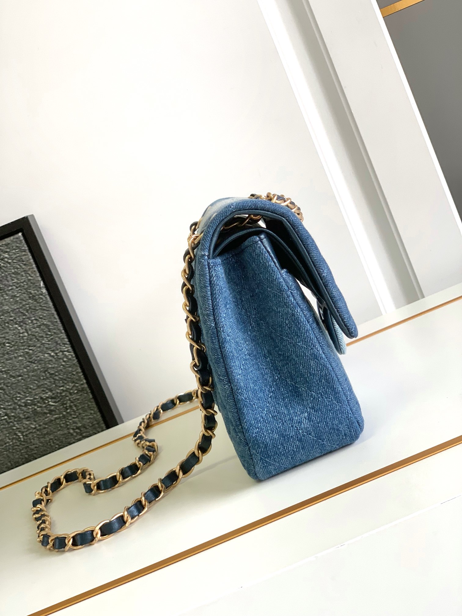 [TOP] CHANEL Flap Bag 25cm - Denim