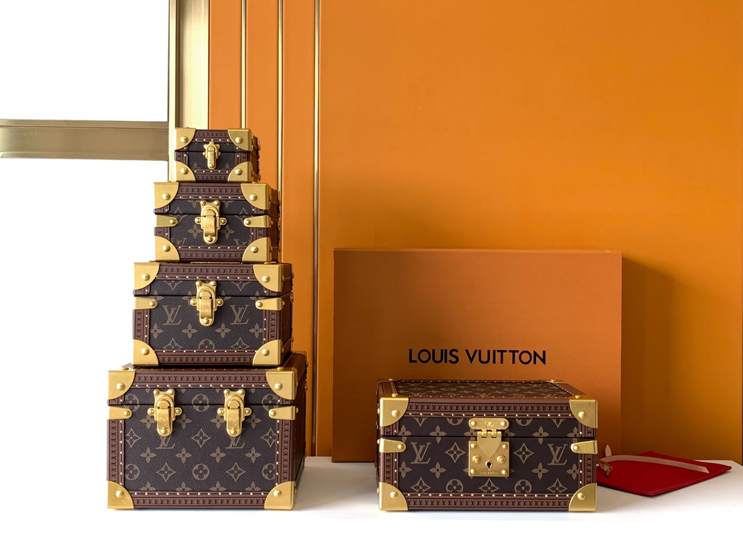 [TOP] Louis Vuitton LV Nicolas Ghesquière Box Leather - Brown