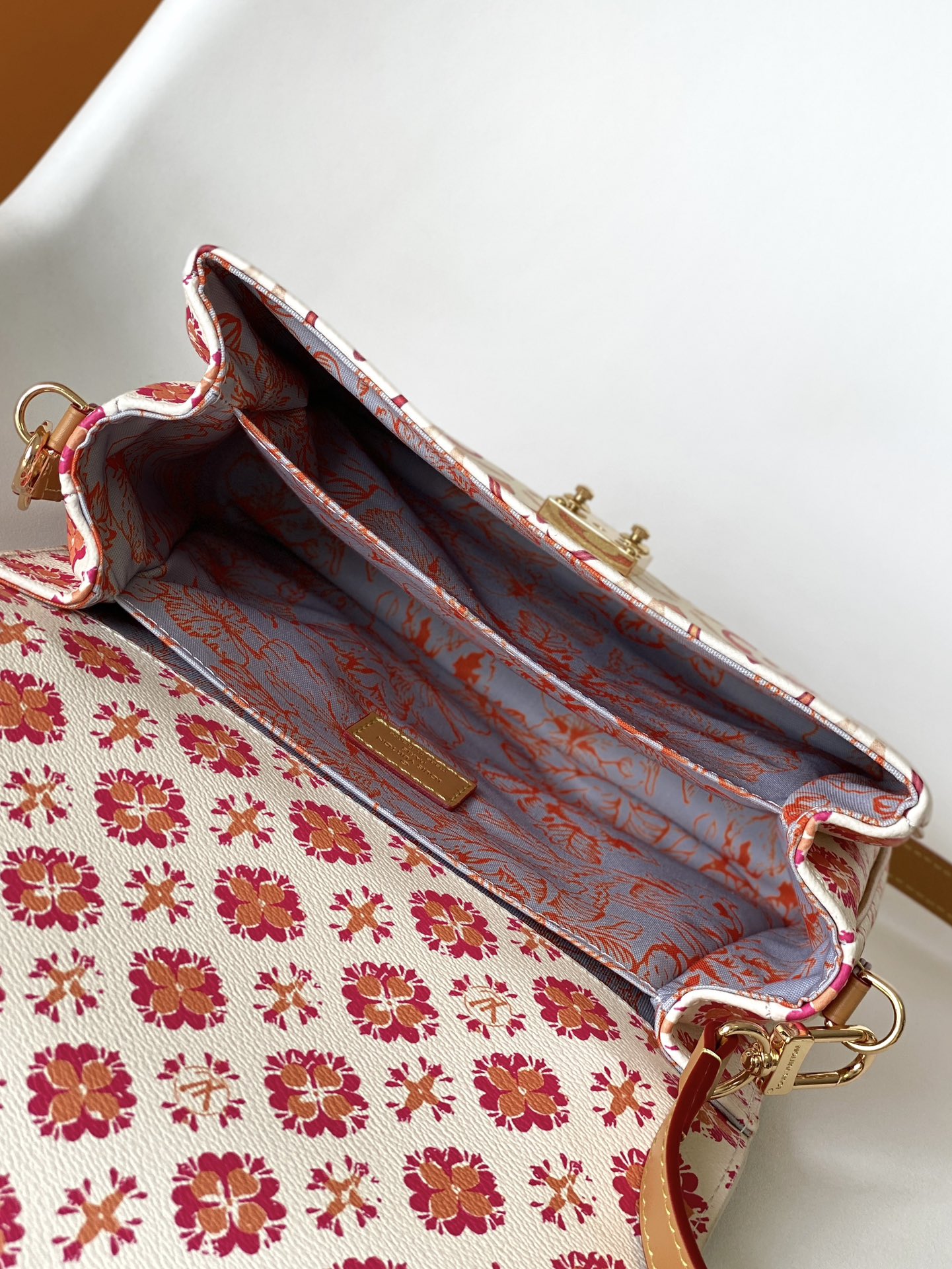 [TOP] Louis Vuitton LV Monogram Leather Pochette Metis Bag 25x19x7cm - Beige & Pink