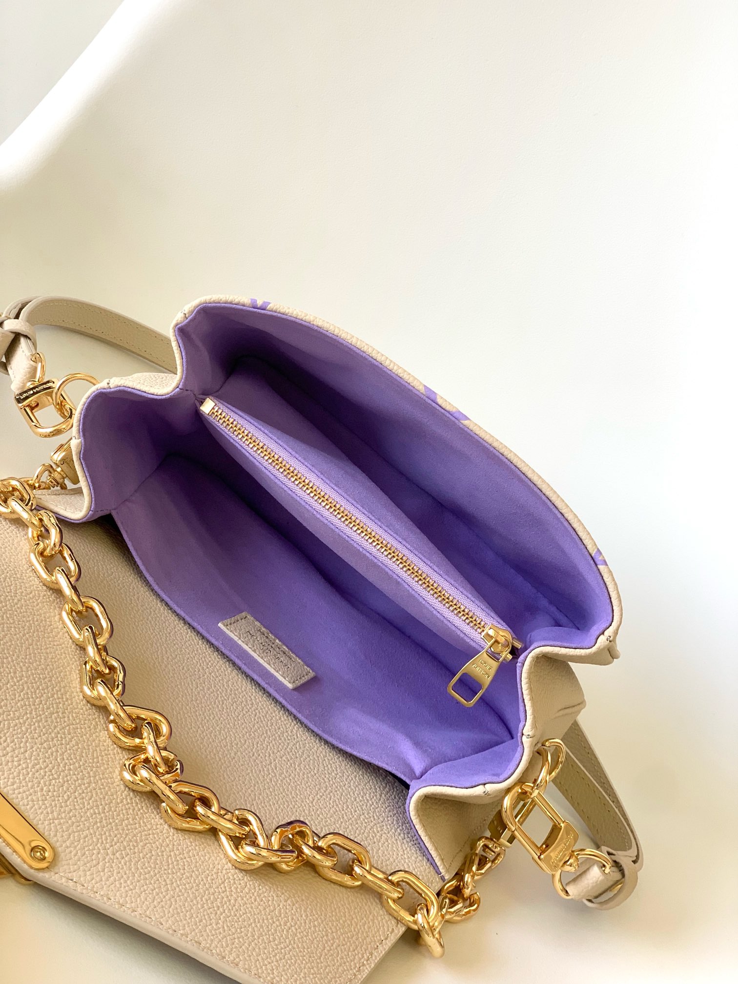 [TOP] Louis Vuitton LV Monogram Leather Pochette Metis Bag 21.5x13.5x6cm - Beige & Purple