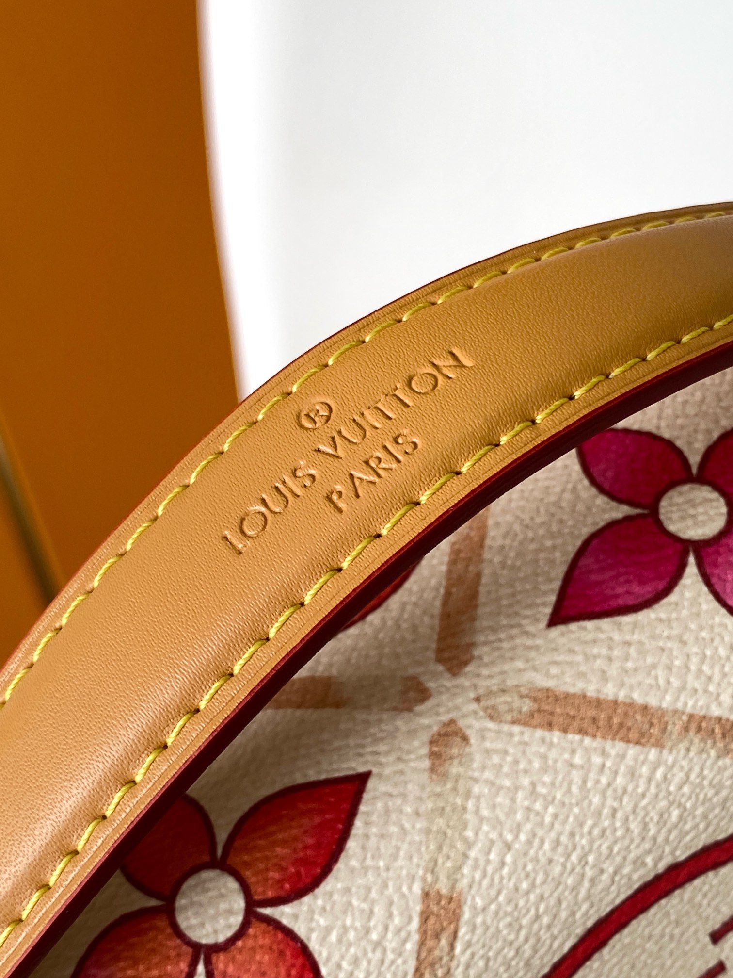 [TOP] Louis Vuitton LV Monogram Leather Pochette Metis Bag 25x19x7cm - Beige & Pink