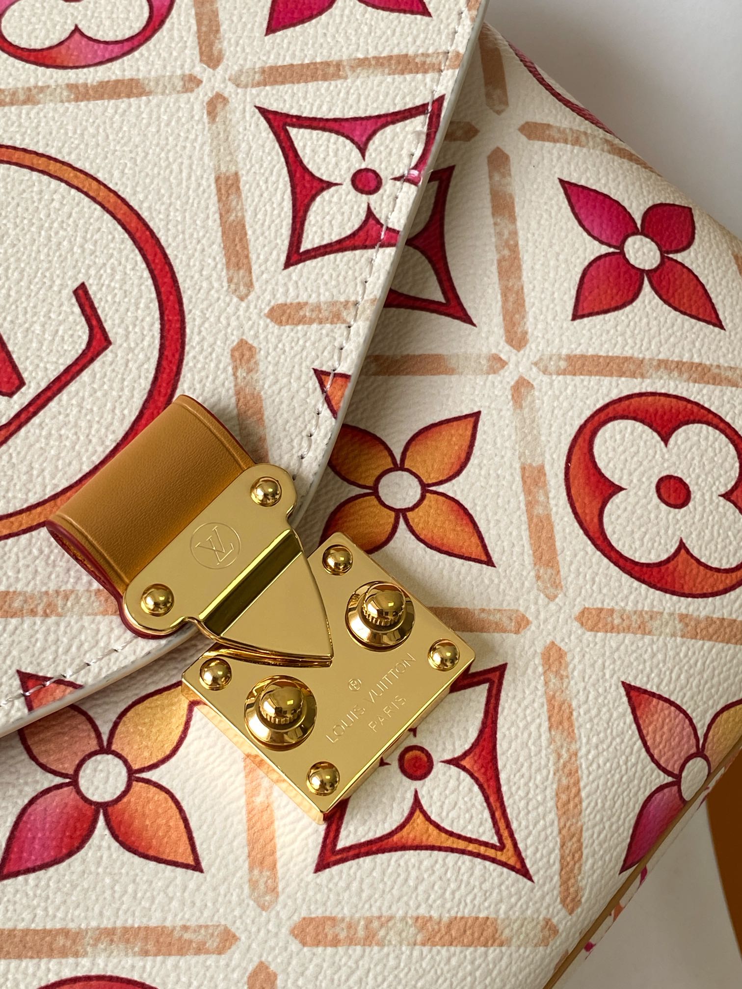 [TOP] Louis Vuitton LV Monogram Leather Pochette Metis Bag 25x19x7cm - Beige & Pink