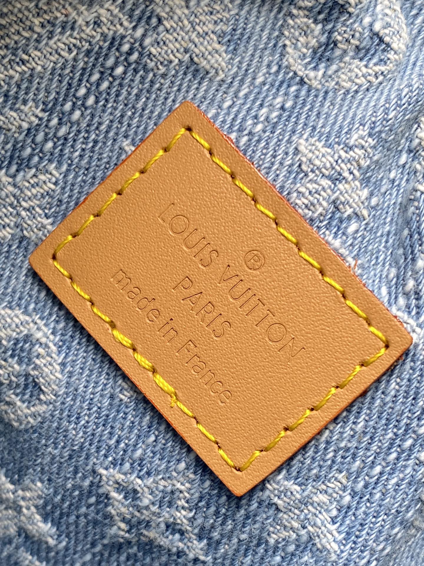 [TOP] Louis Vuitton LV Monogram Loop Bag 23x13x6cm - Denim