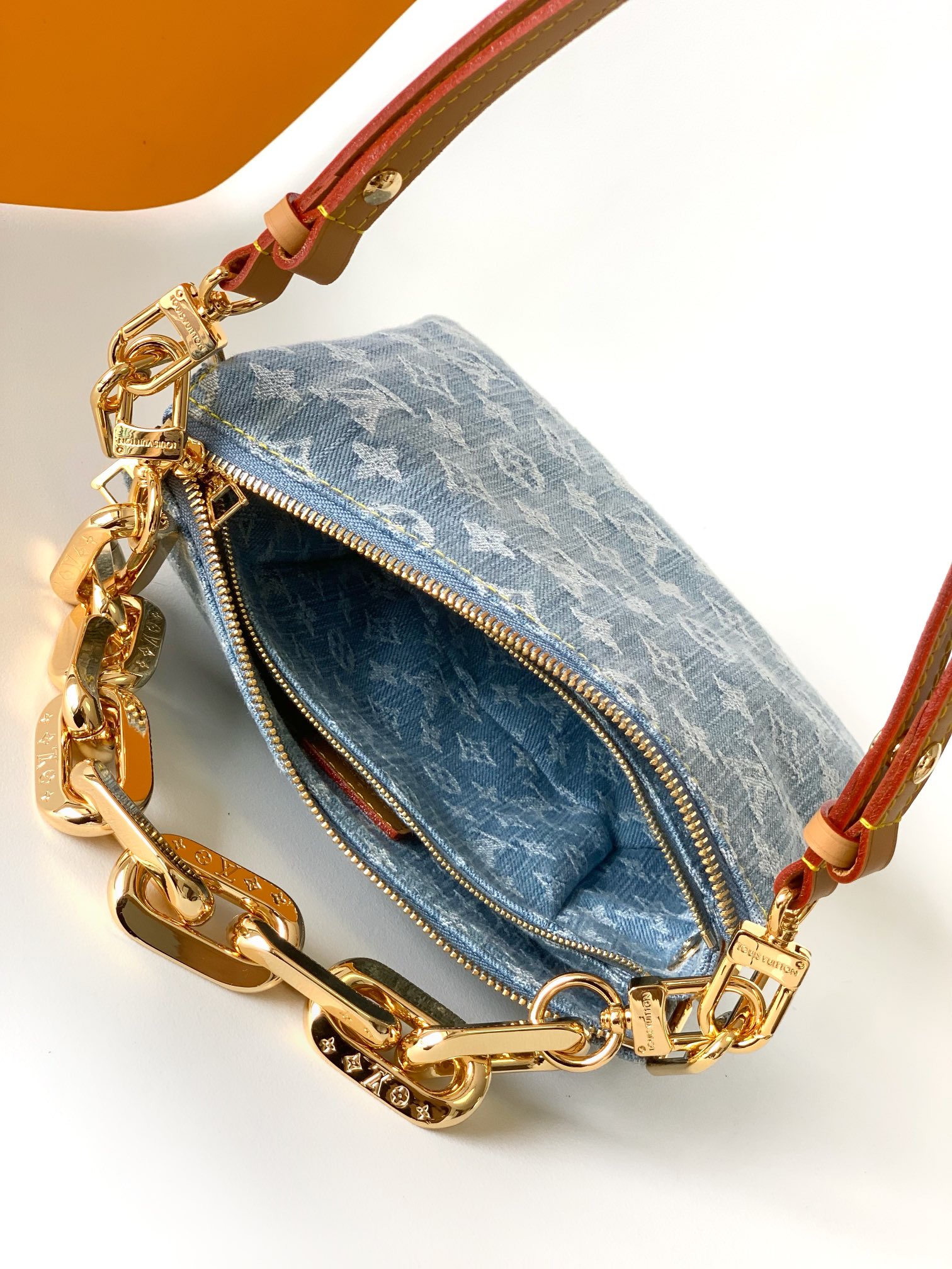 [TOP] Louis Vuitton LV Monogram Coussin Bag 21x16x7cm - Denim