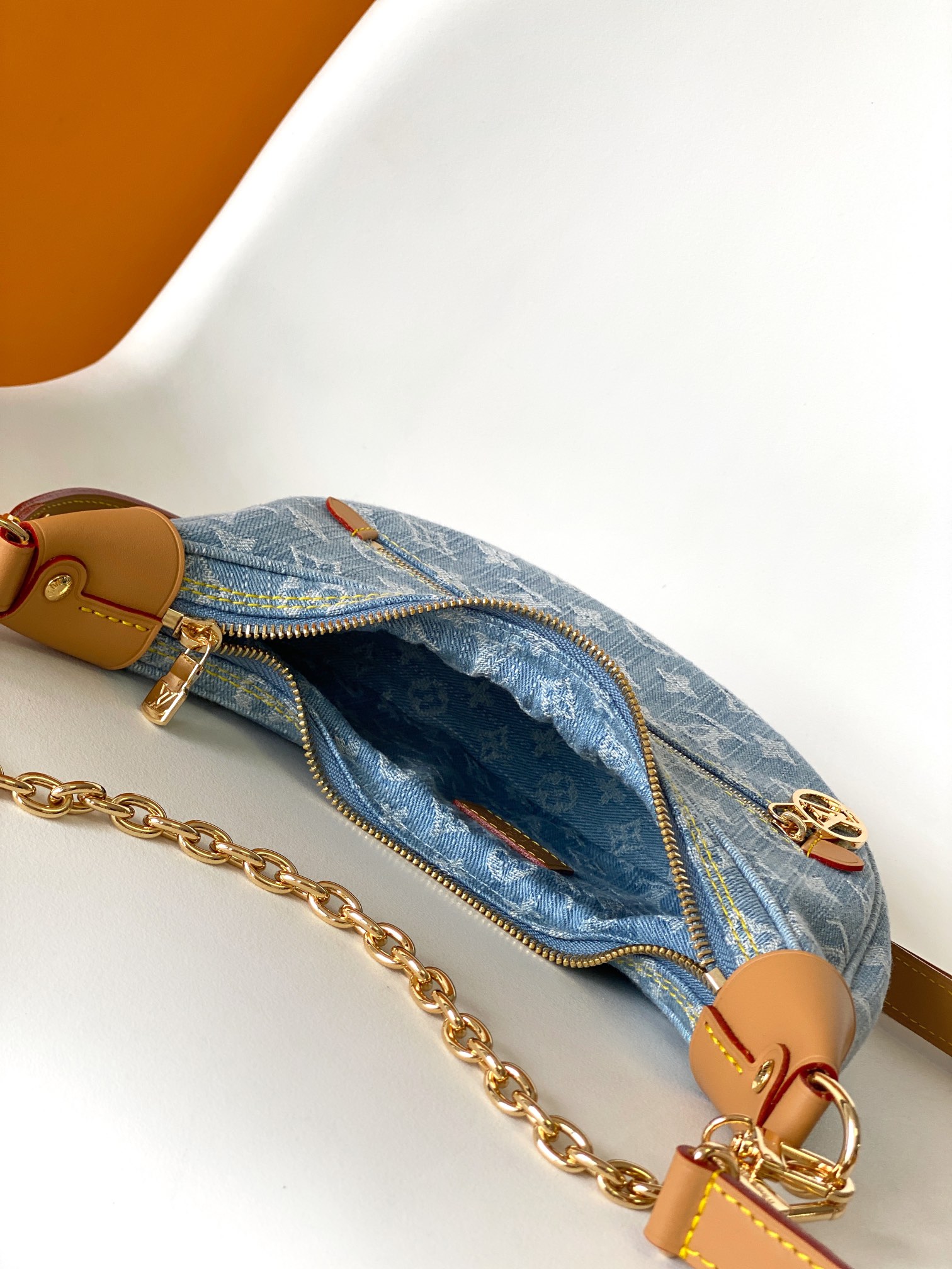 [TOP] Louis Vuitton LV Monogram Loop Bag 23x13x6cm - Denim