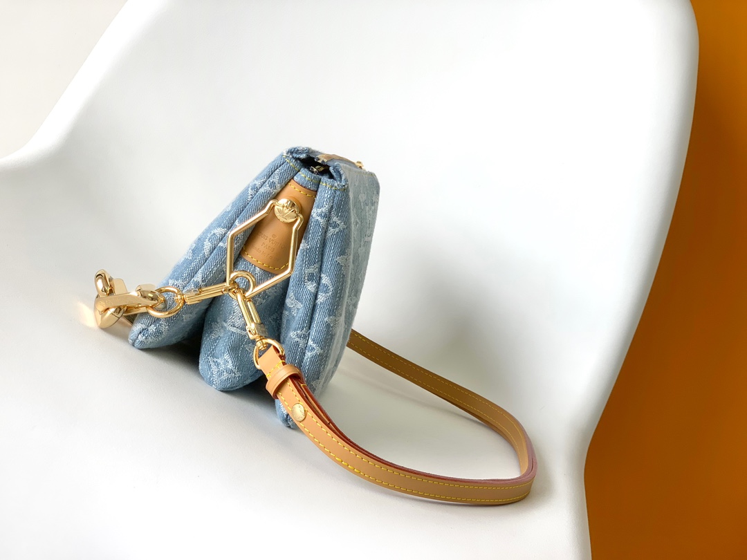 [TOP] Louis Vuitton LV Monogram Coussin Bag 21x16x7cm - Denim