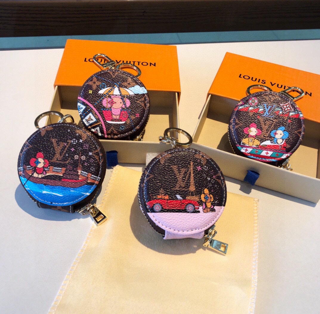 [TOP] Louis Vuitton LV Christmas Playground Keychain/Airpods Case