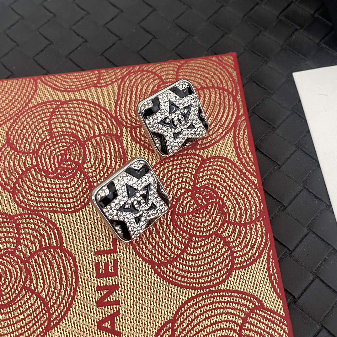 [TOP] CHANEL Square Five-Pointed Star Earrings