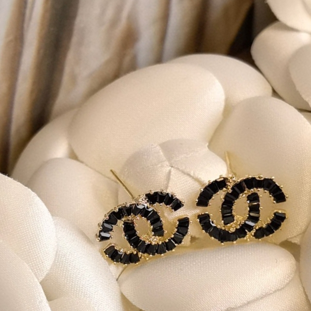 [TOP] CHANEL Square Black Diamond CC Earrings