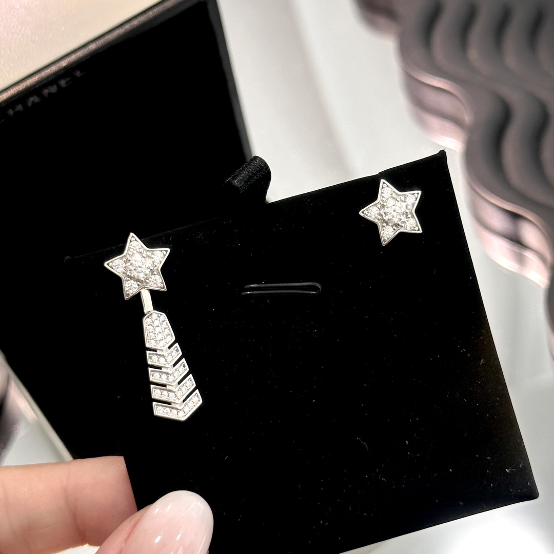 [TOP] CHANEL Comet Pendant Earrings