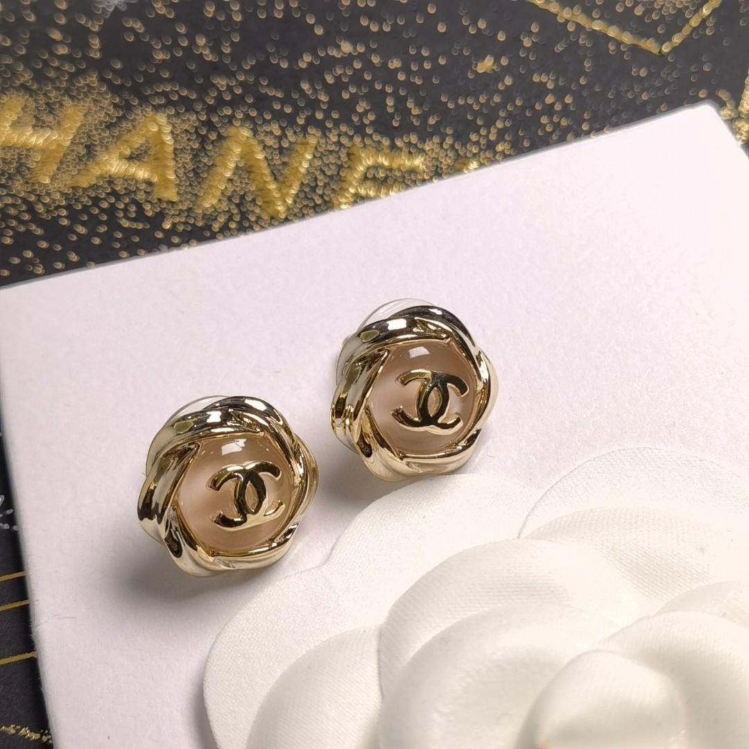 [TOP] CHANEL Rose Quartz Alphabet Round Earrings