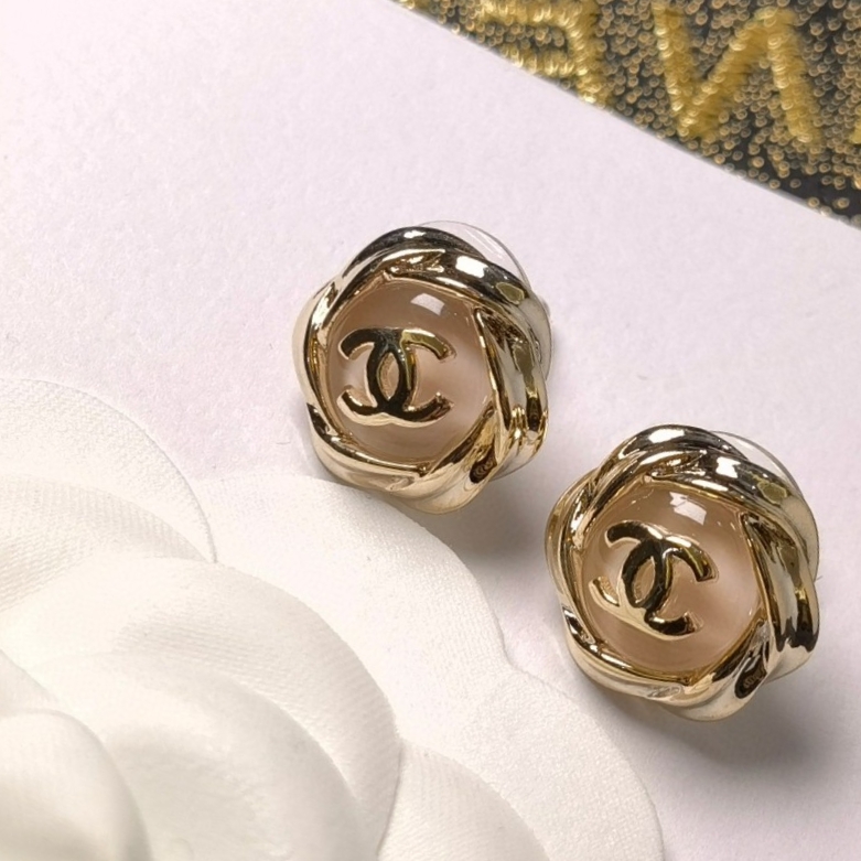 [TOP] CHANEL Rose Quartz Alphabet Round Earrings