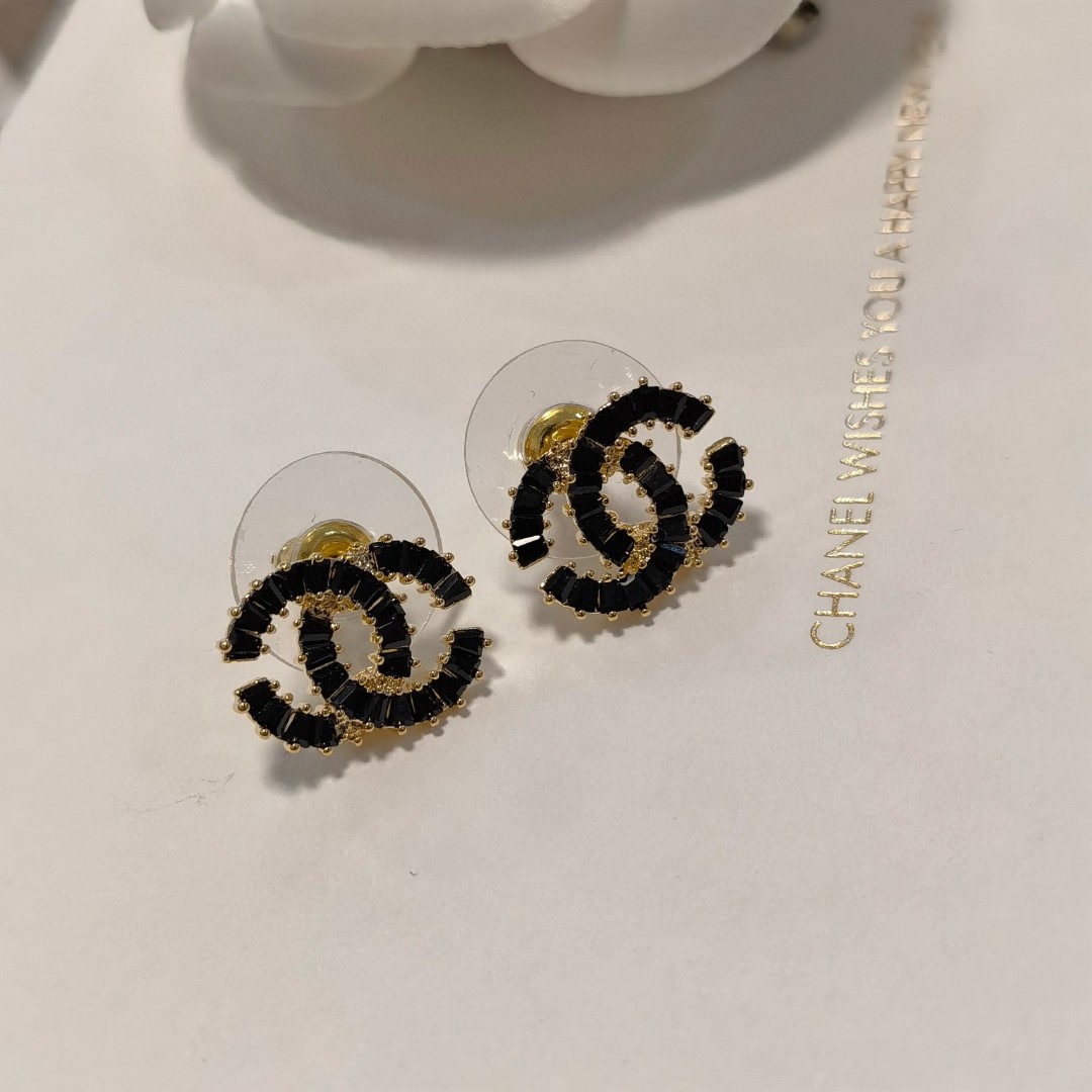 [TOP] CHANEL Square Black Diamond CC Earrings