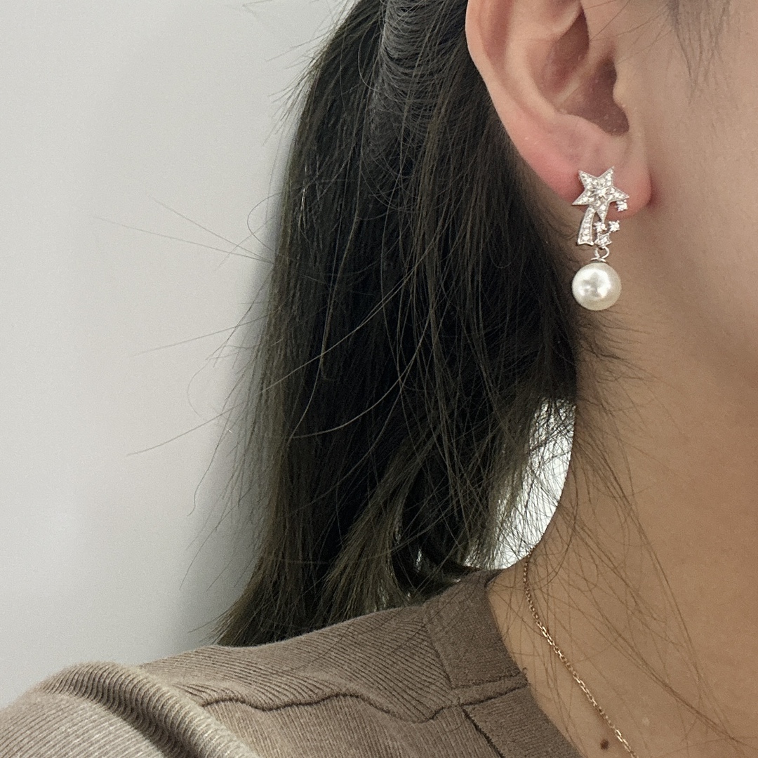 [TOP] CHANEL Flat Pearl Earrings