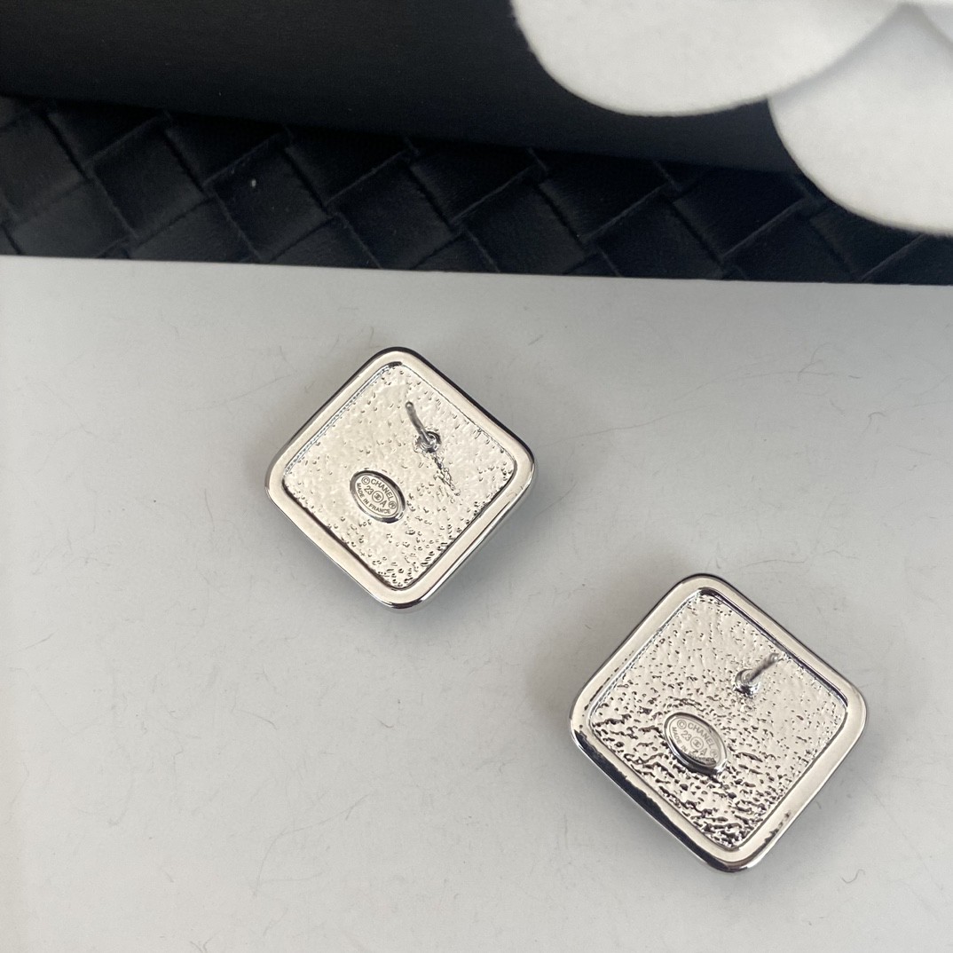 [TOP] CHANEL Square Five-Pointed Star Earrings