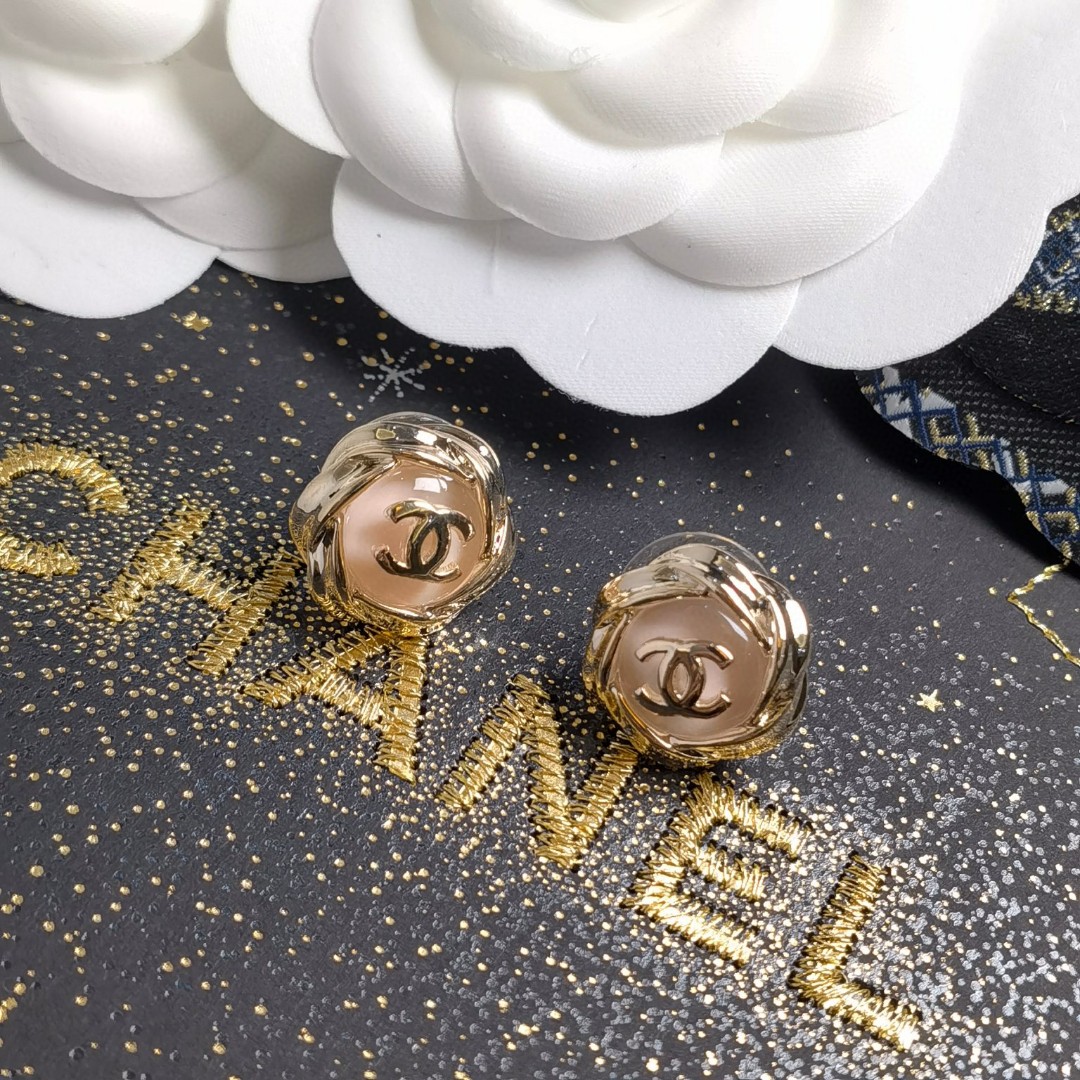 [TOP] CHANEL Rose Quartz Alphabet Round Earrings