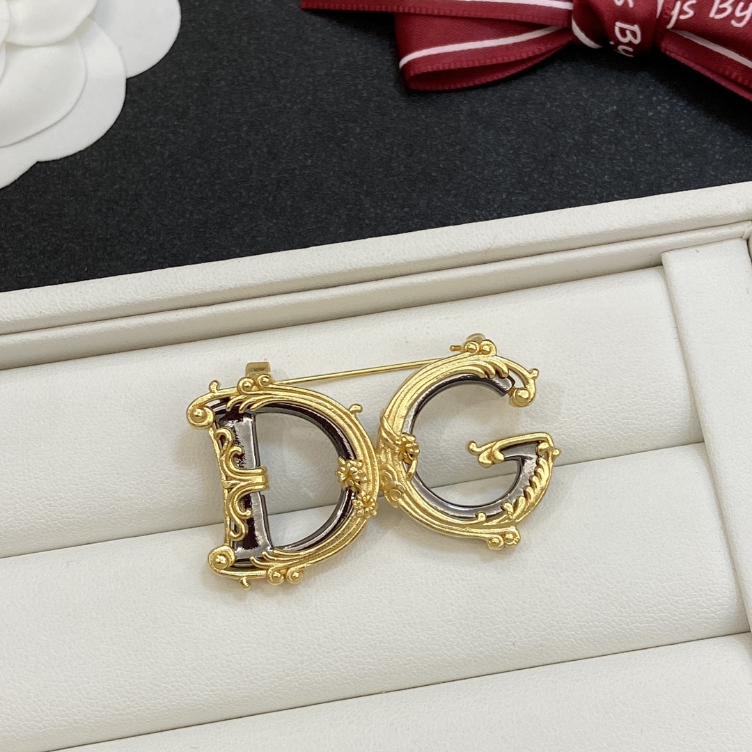 [TOP] Dolce & Gabbana D&G Brooch