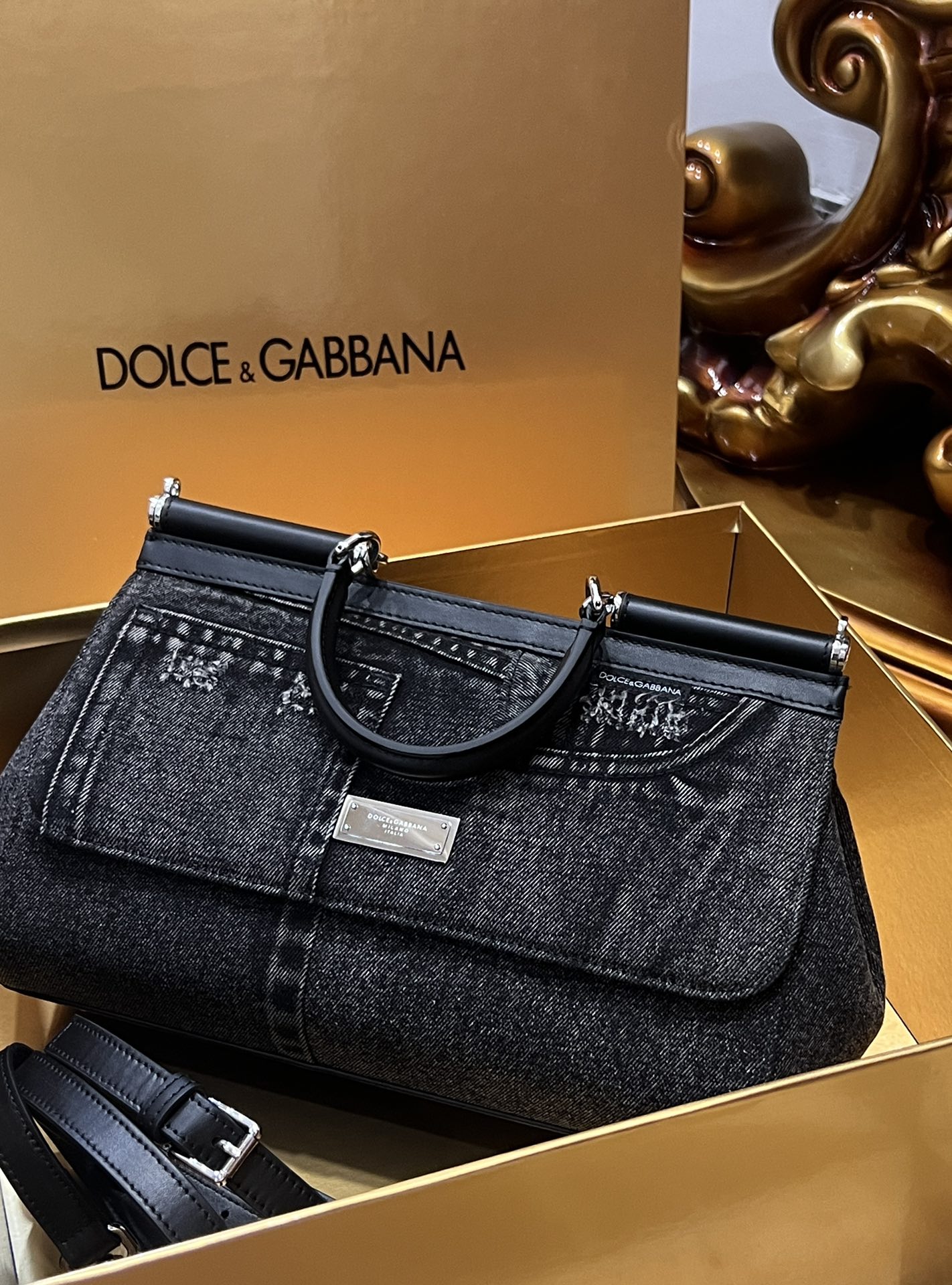 [TOP] Dolce & Gabbana D&G Dual Purpose Hand-Held Crossbody Denim Bag 29cm