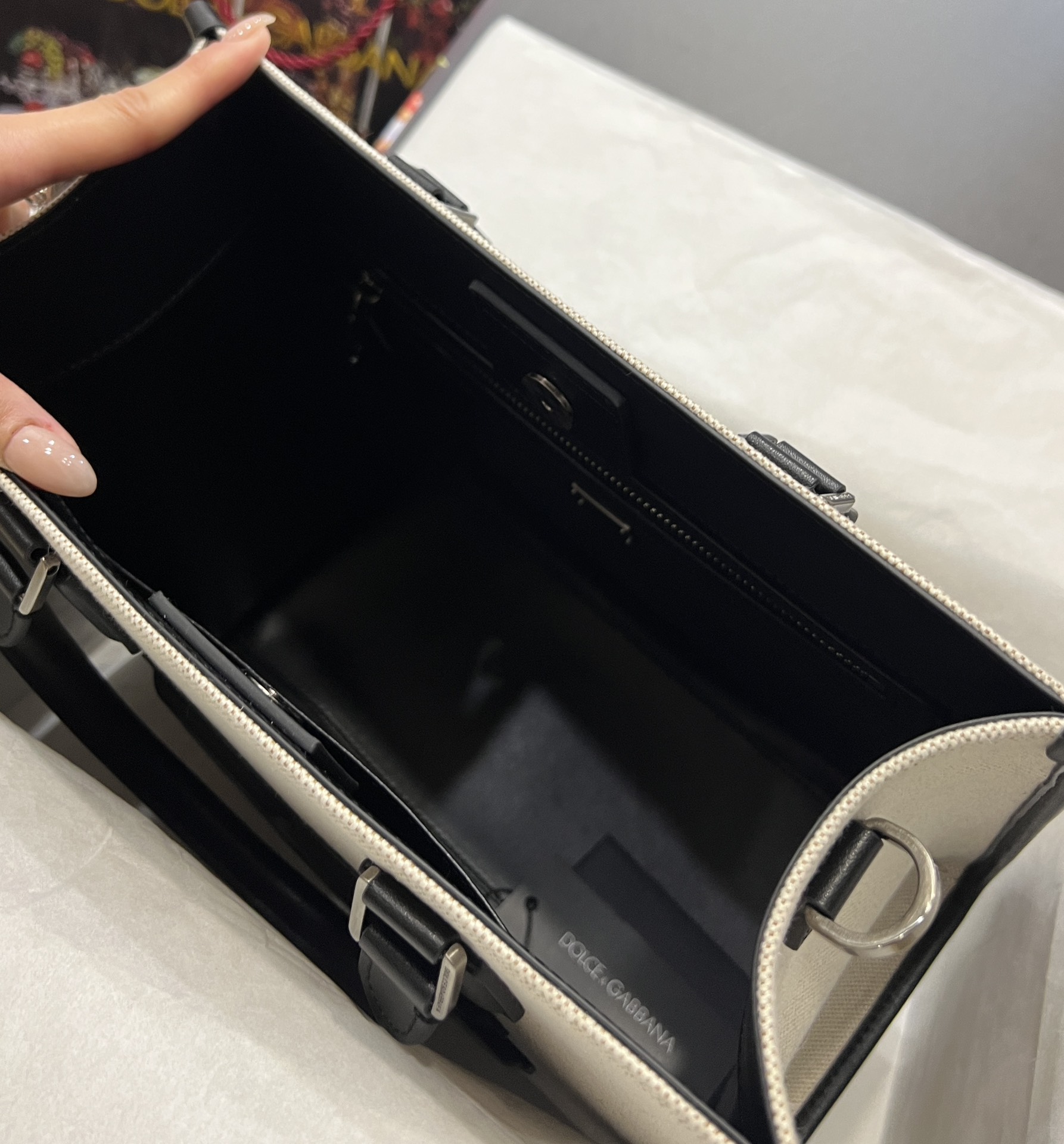 [TOP] Dolce & Gabbana D&G Handheld Tote Bag 31x27x16cm