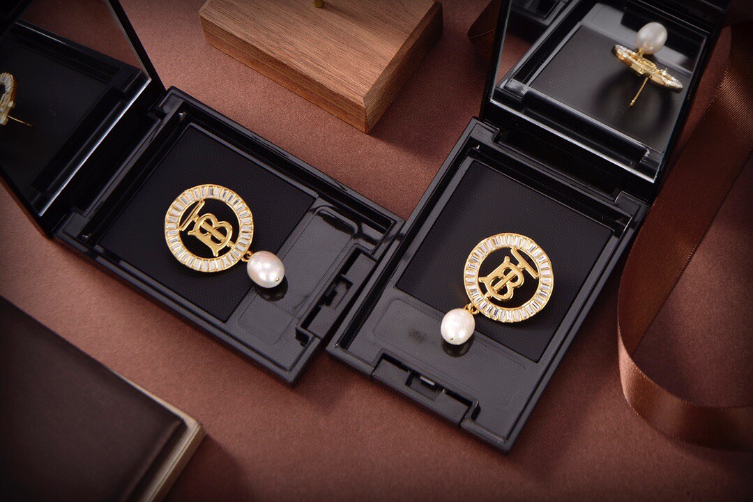 [TOP] BURBERRY Earrings - Gold