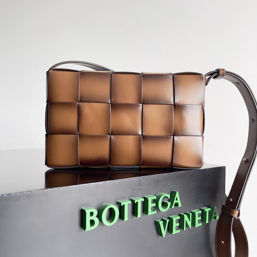 [TOP] Bottega Veneta BV Cassette Bags- Brown