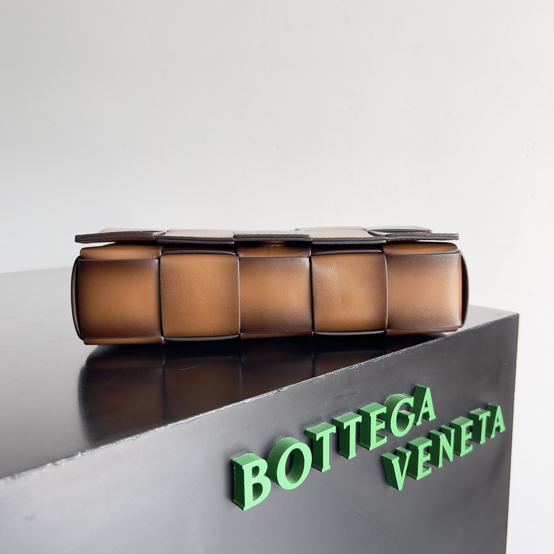 [TOP] Bottega Veneta BV Cassette Bags- Brown