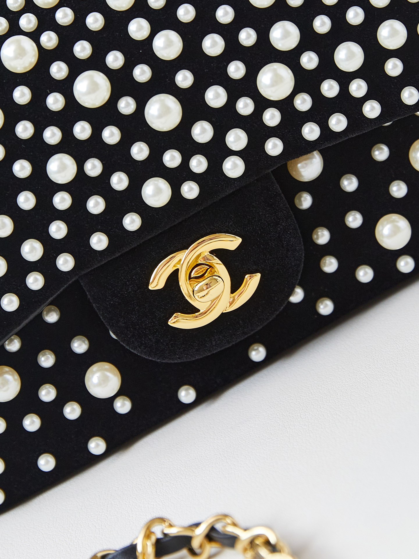 [TOP] CHANEL Colorful Pearls Flab Bag 10x17x4.5cm - Black