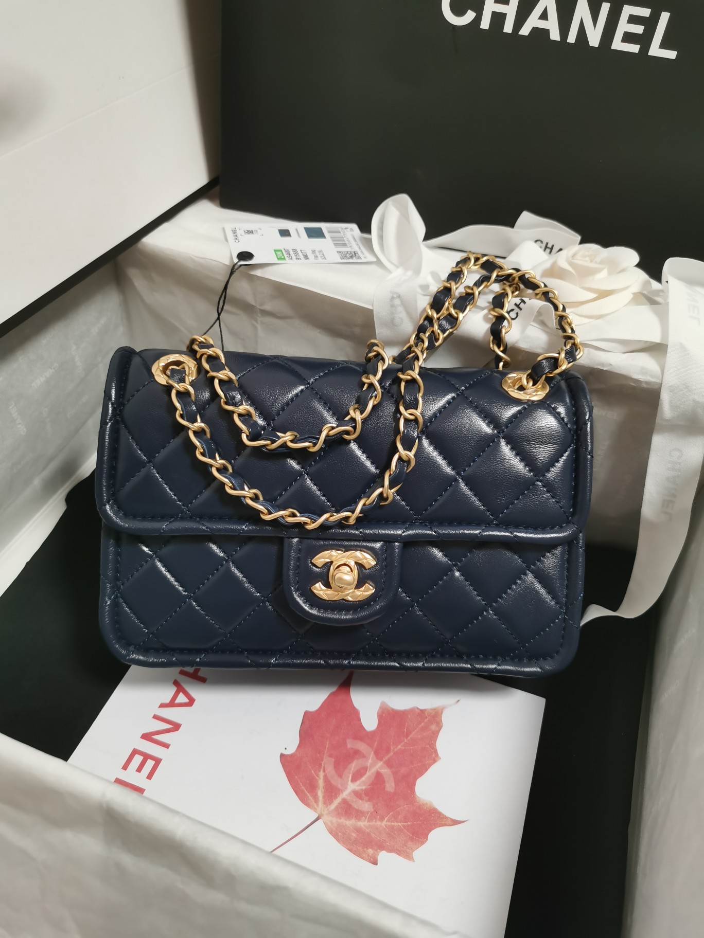 [TOP] CHANEL Flap Bag Lambskin 22.5x7x14.5cm - 3 Color