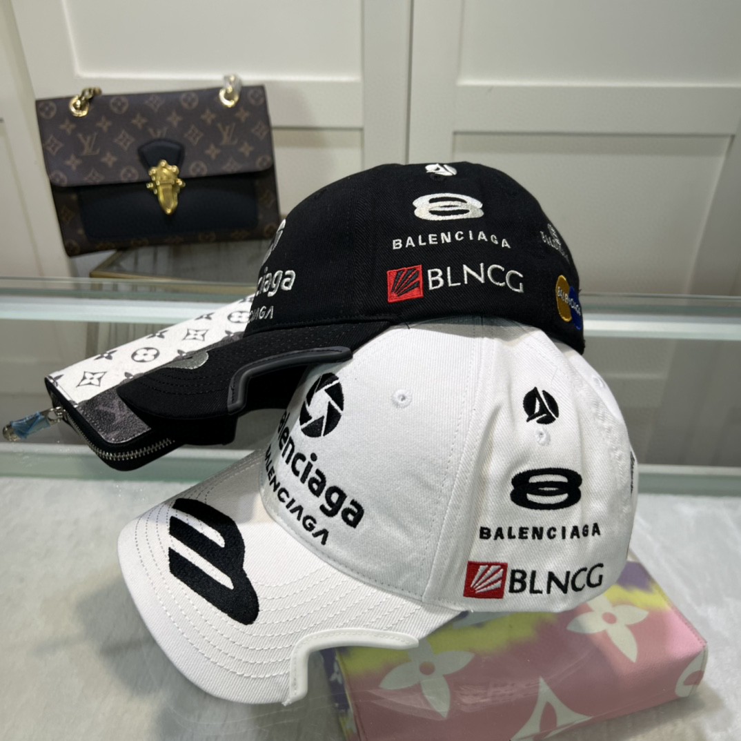 [TOP] BALENCIAGA Minimalist And Fashionable Baseball Cap - 2 Colors