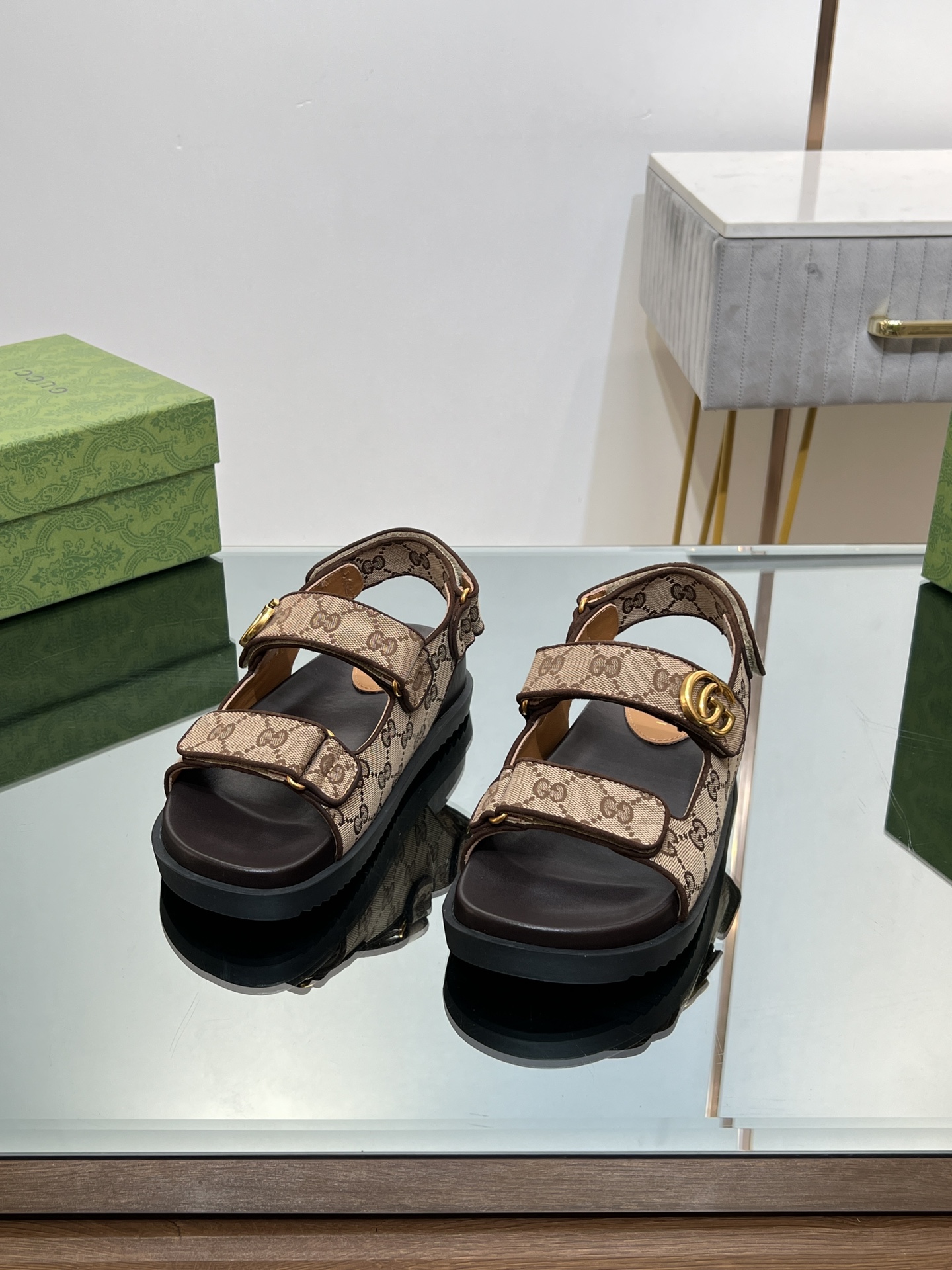 [TOP] GUCCI Classic Monogram Beach Sandals - Brown