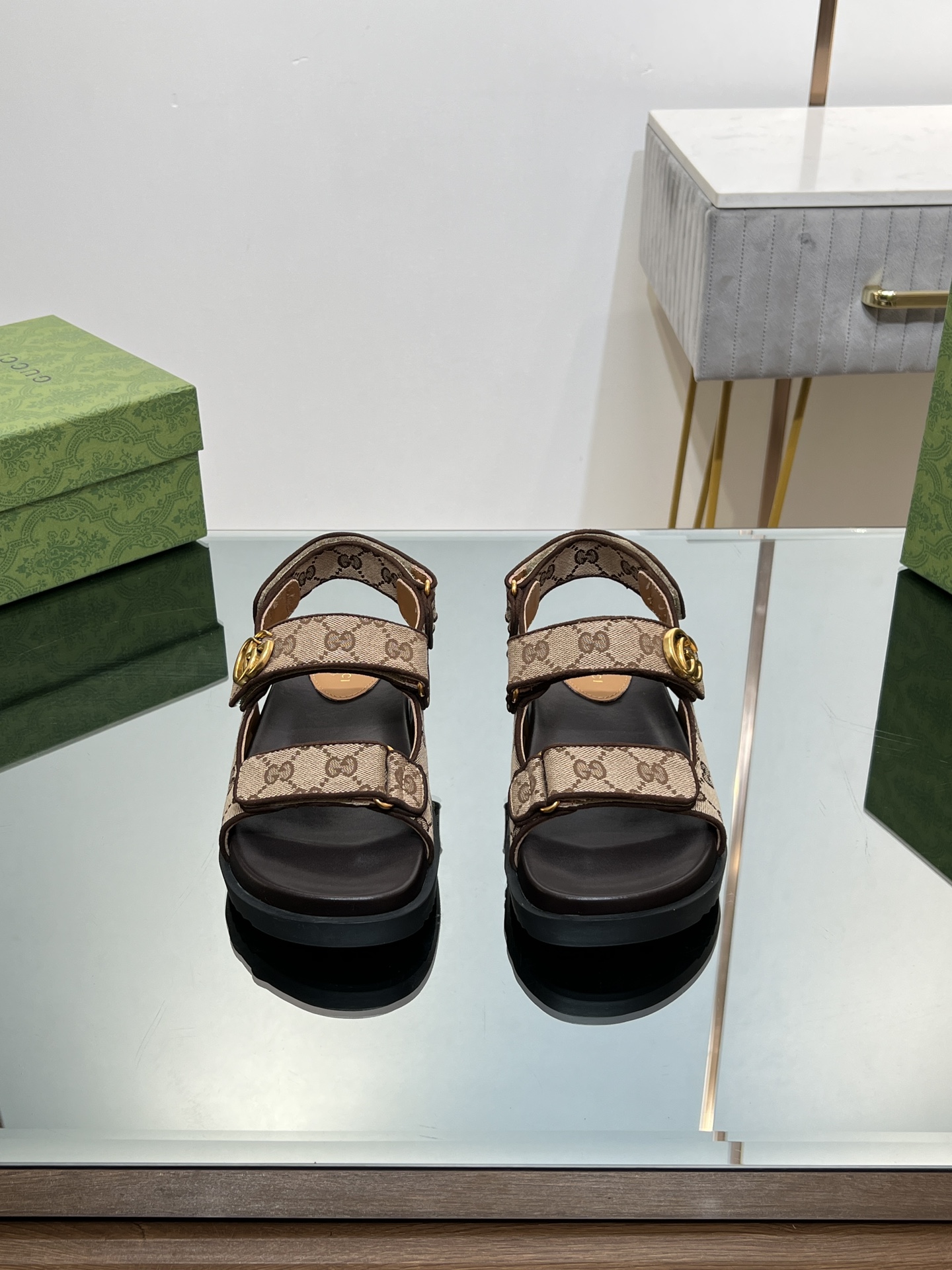 [TOP] GUCCI Classic Monogram Beach Sandals - Brown