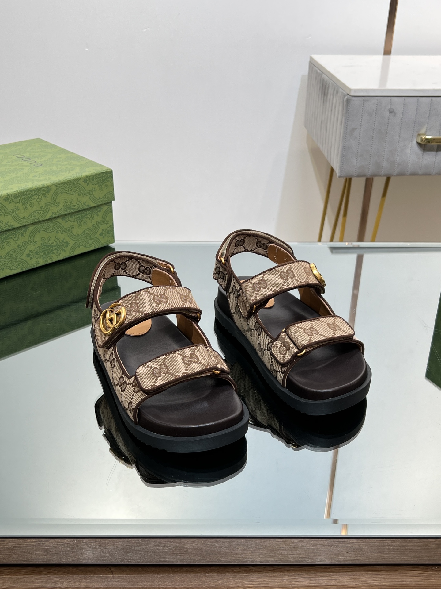 [TOP] GUCCI Classic Monogram Beach Sandals - Brown