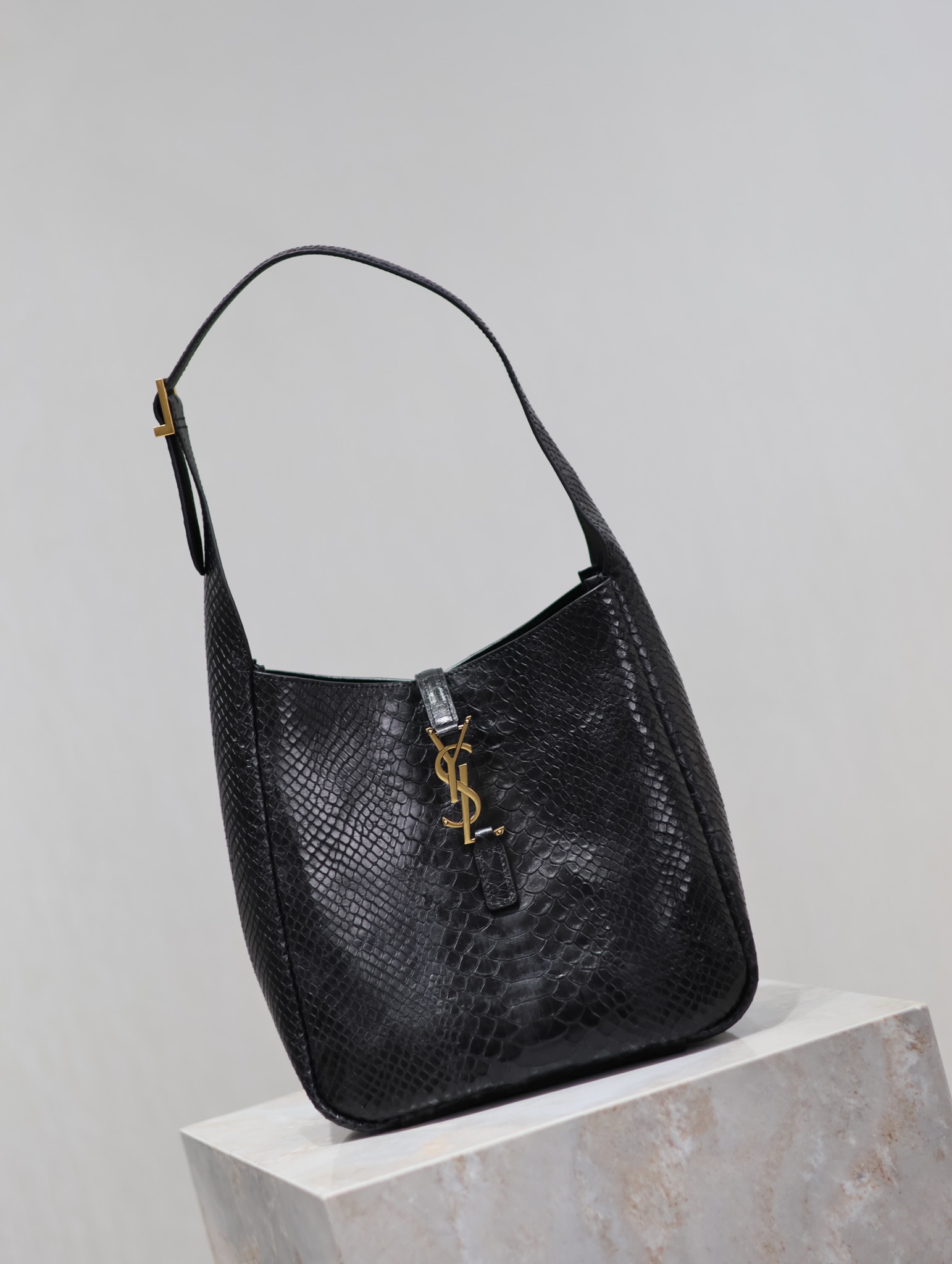 [TOP] Yves Saint Laurent YSL Le 5A7 Shoulder Bag 23x22x8.5cm - Black&GHW