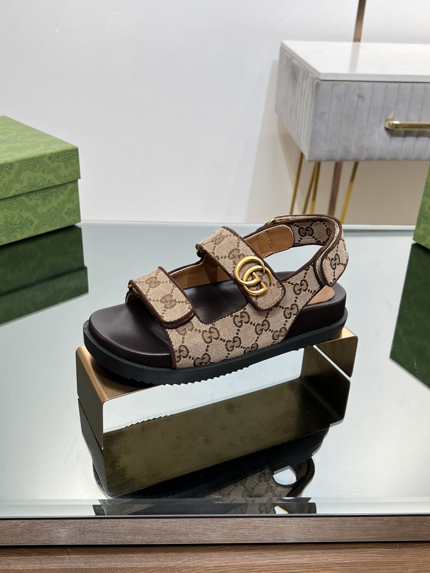 [TOP] GUCCI Classic Monogram Beach Sandals - Brown