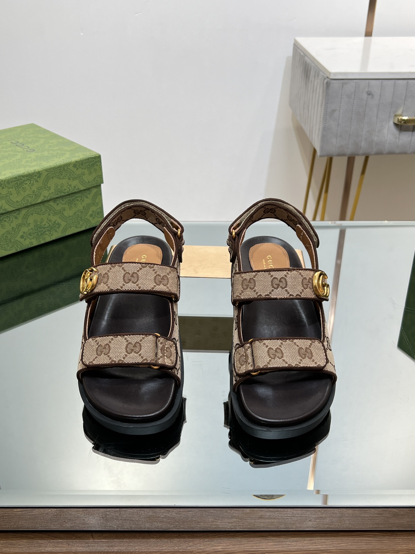[TOP] GUCCI Classic Monogram Beach Sandals - Brown