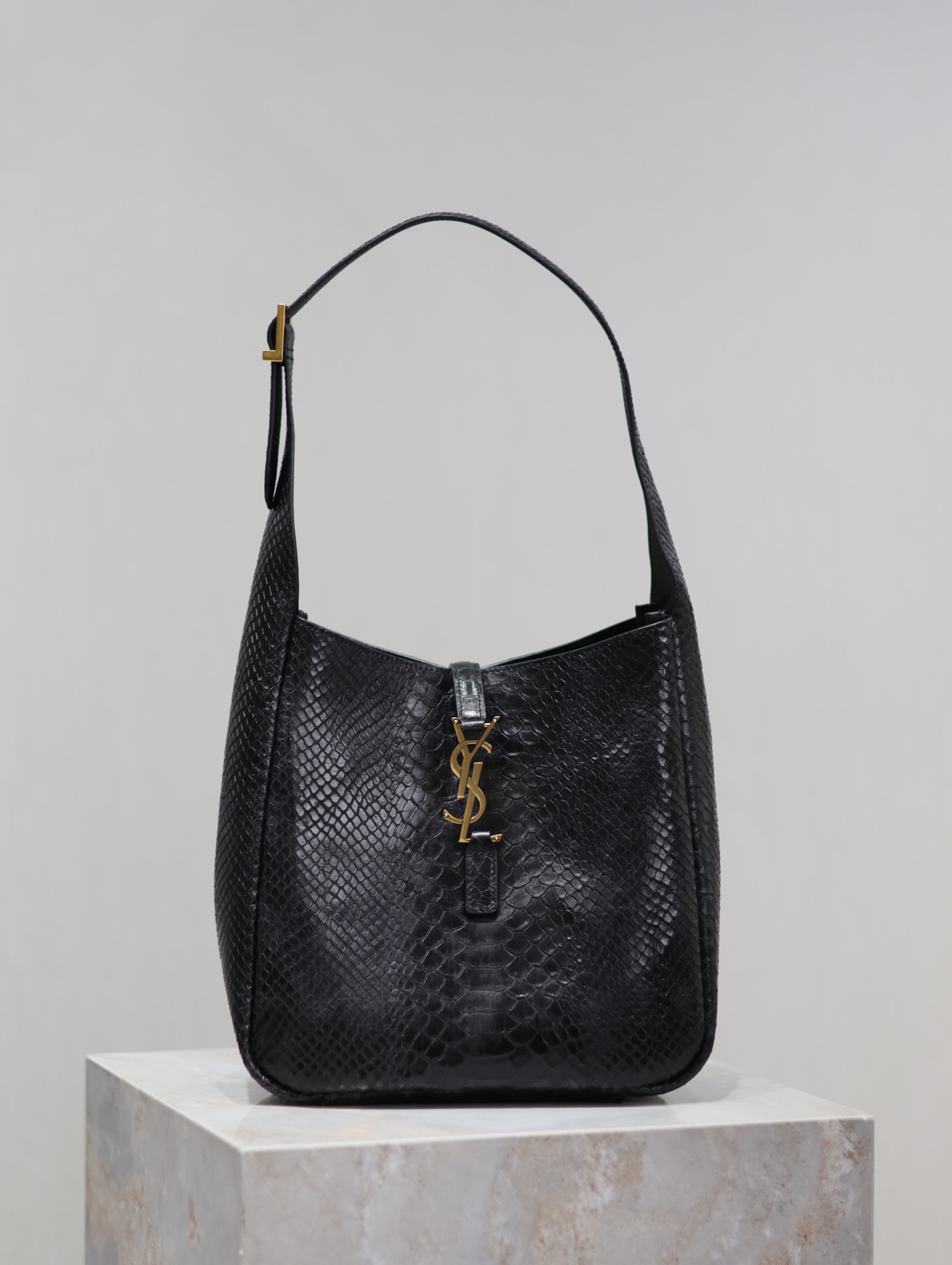 [TOP] Yves Saint Laurent YSL Le 5A7 Shoulder Bag 23x22x8.5cm - Black&GHW