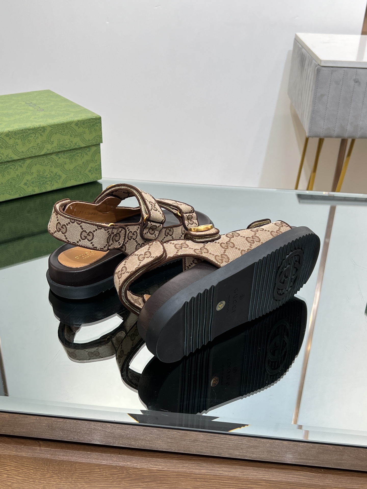 [TOP] GUCCI Classic Monogram Beach Sandals - Brown