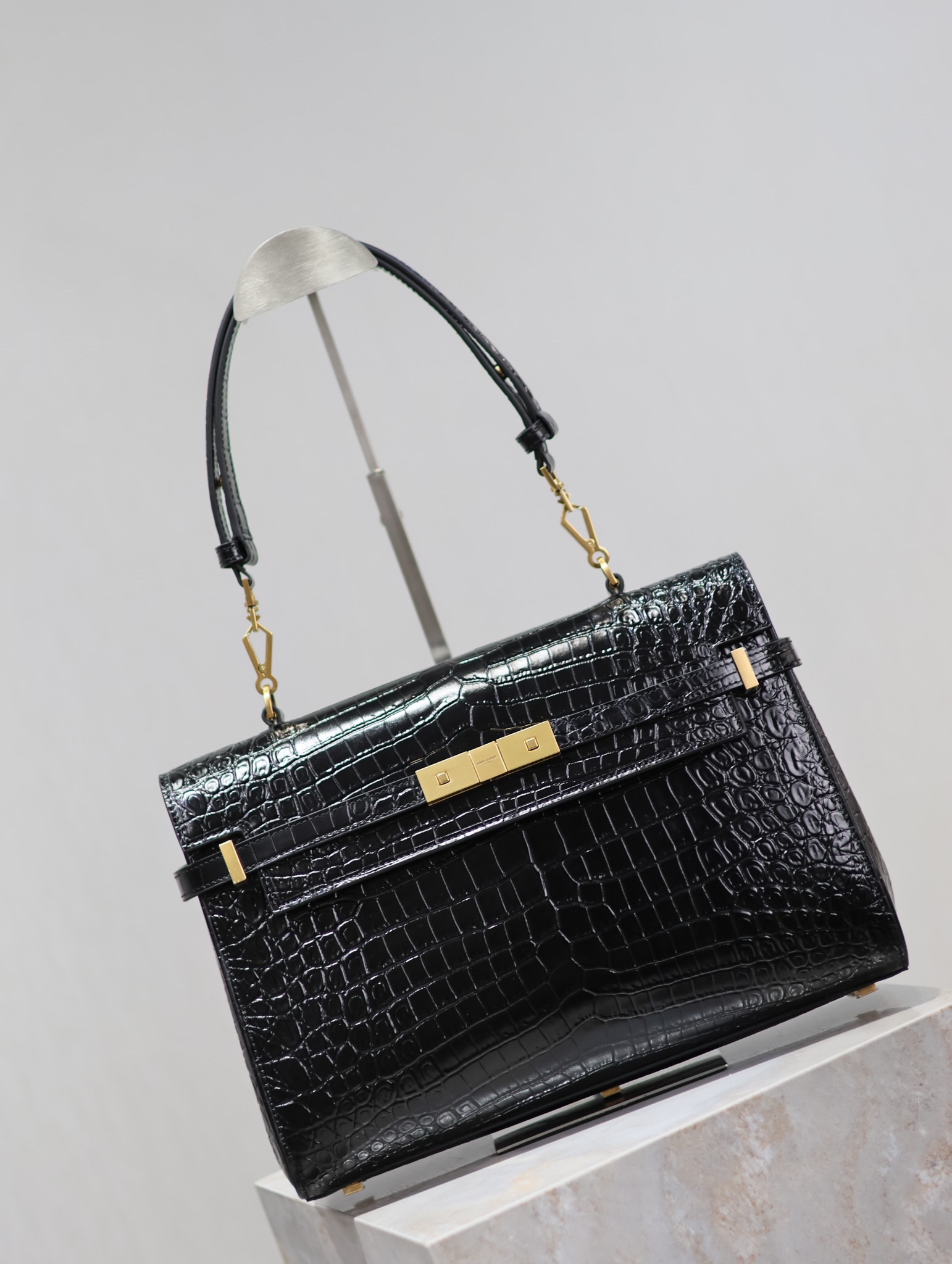 [TOP] Yves Saint Laurent YSL Manhattan Bag 32x23x10.5cm - Black&GHW