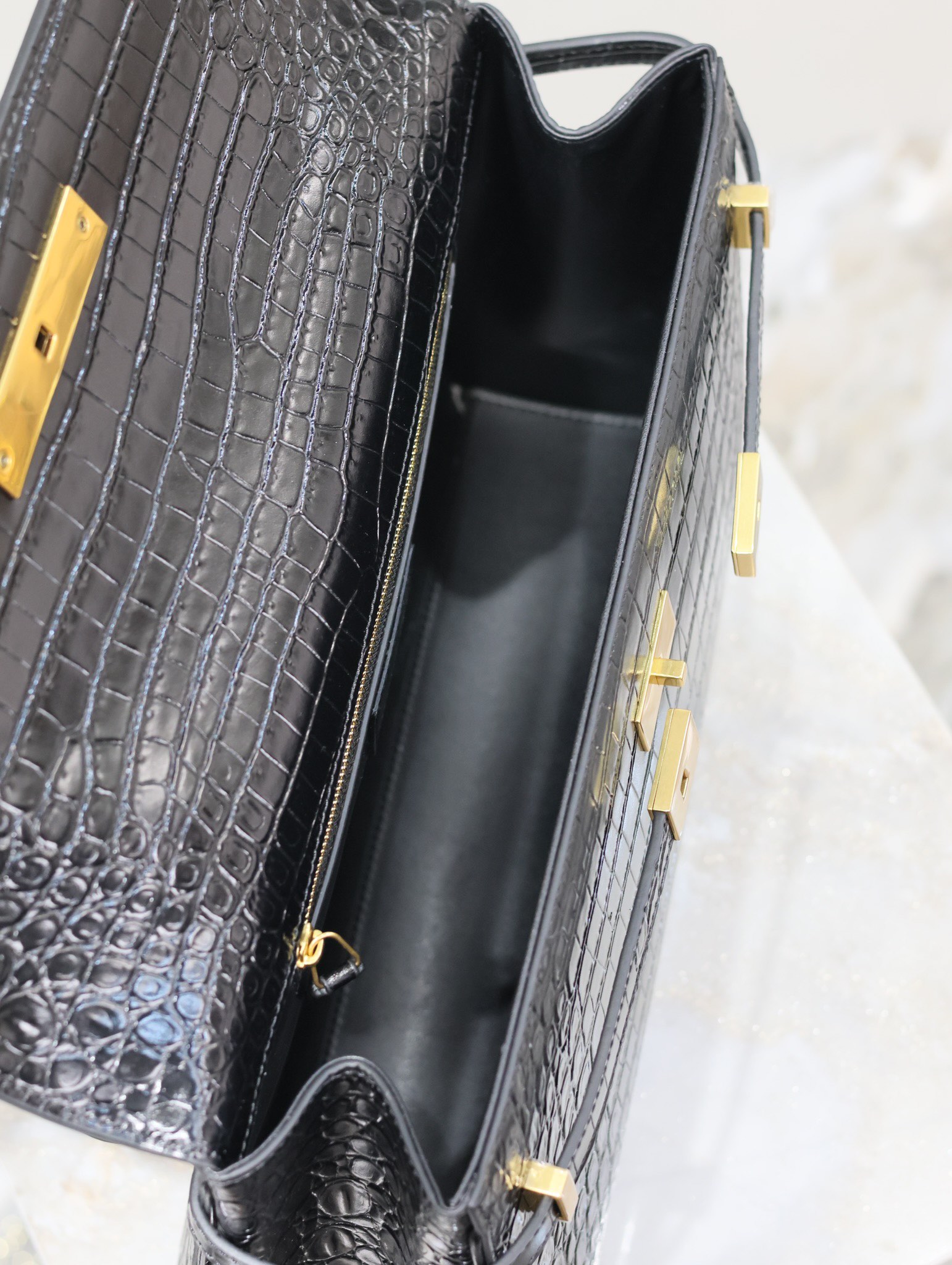 [TOP] Yves Saint Laurent YSL Manhattan Bag 32x23x10.5cm - Black&GHW