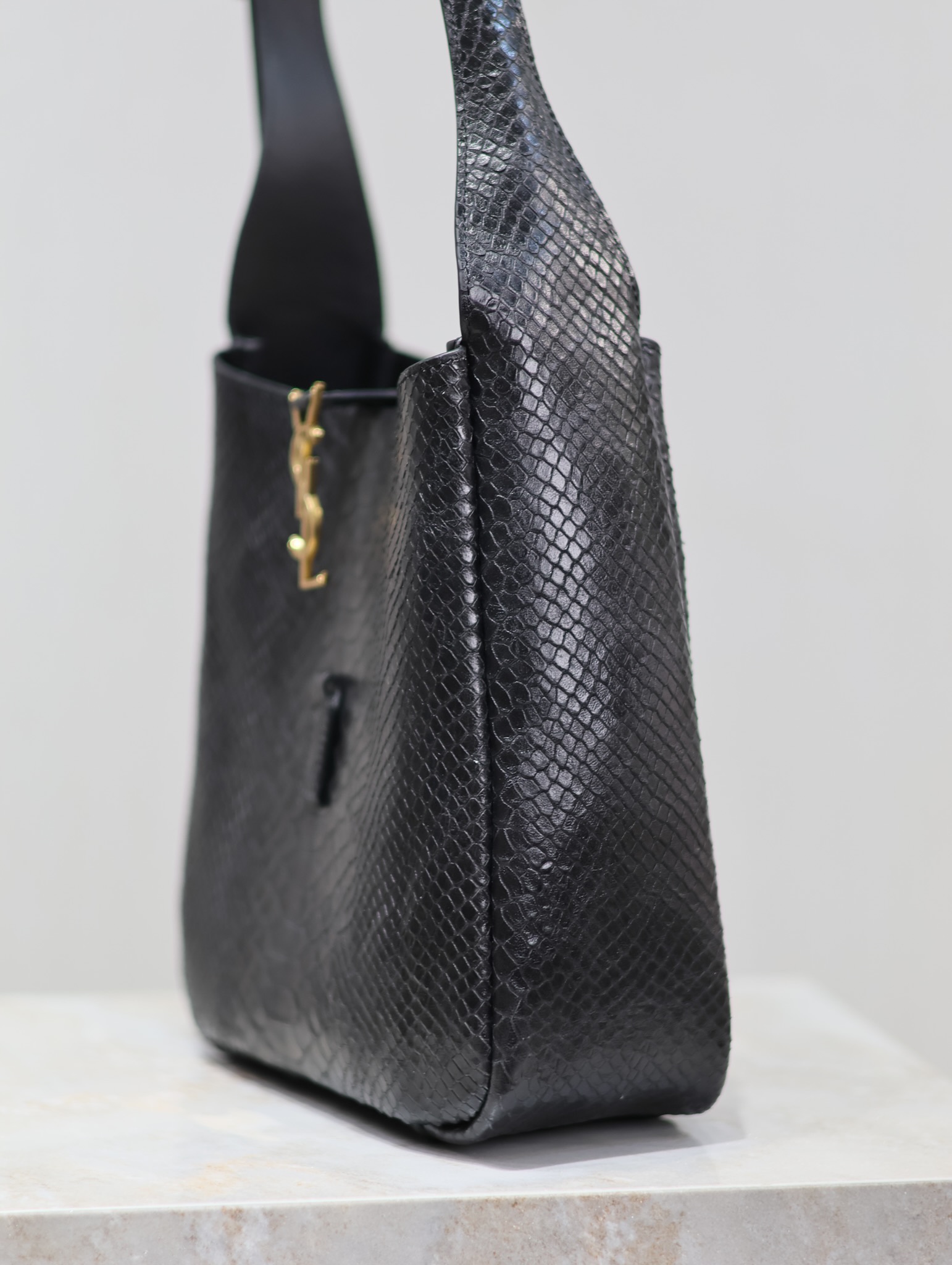 [TOP] Yves Saint Laurent YSL Le 5A7 Shoulder Bag 23x22x8.5cm - Black&GHW