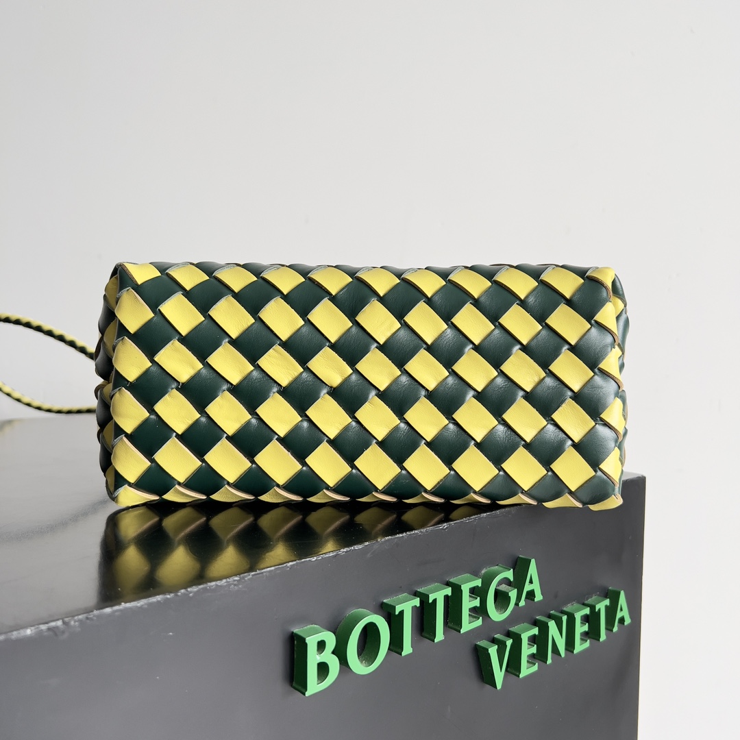[TOP] Bottega Veneta BV Andiamo Bags Woven Handbags - 2 Colour